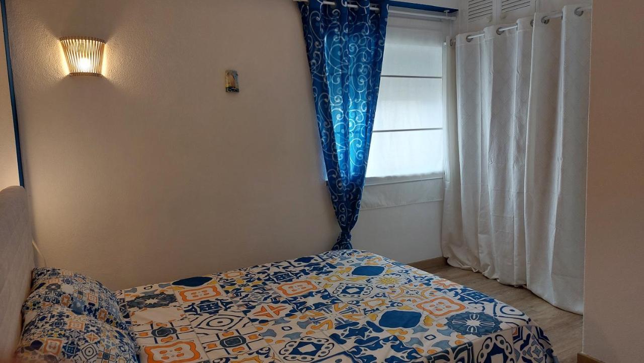 Azulejos Em Portugal Apartment Quarteira Luaran gambar